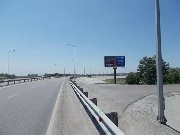 Левобережная-объездная ул. (позиция 21 по ходу движения в сторону Ворошиловского моста), сторона A