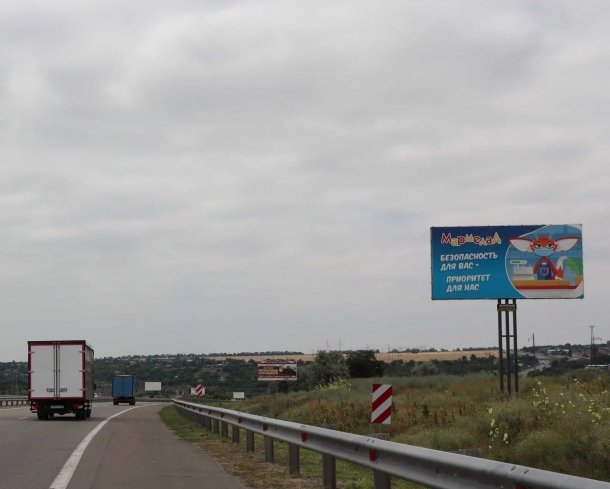 Трасса М-23 (Ростов-Таганрог) 14 км+400 м справа, сторона A